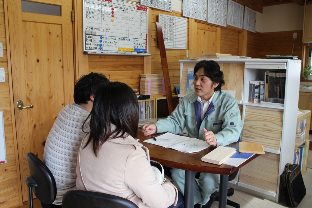 施主さまとの打ち合わせの様子