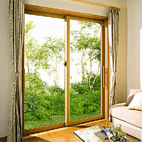 自然な木のサッシ